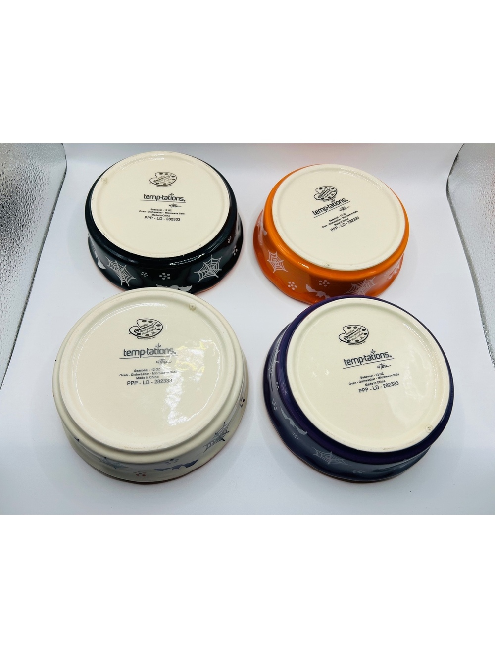 New set 4 Temp-tations by Tara Halloween Baking pie dishes recipes on plates - Picture 2 of 11